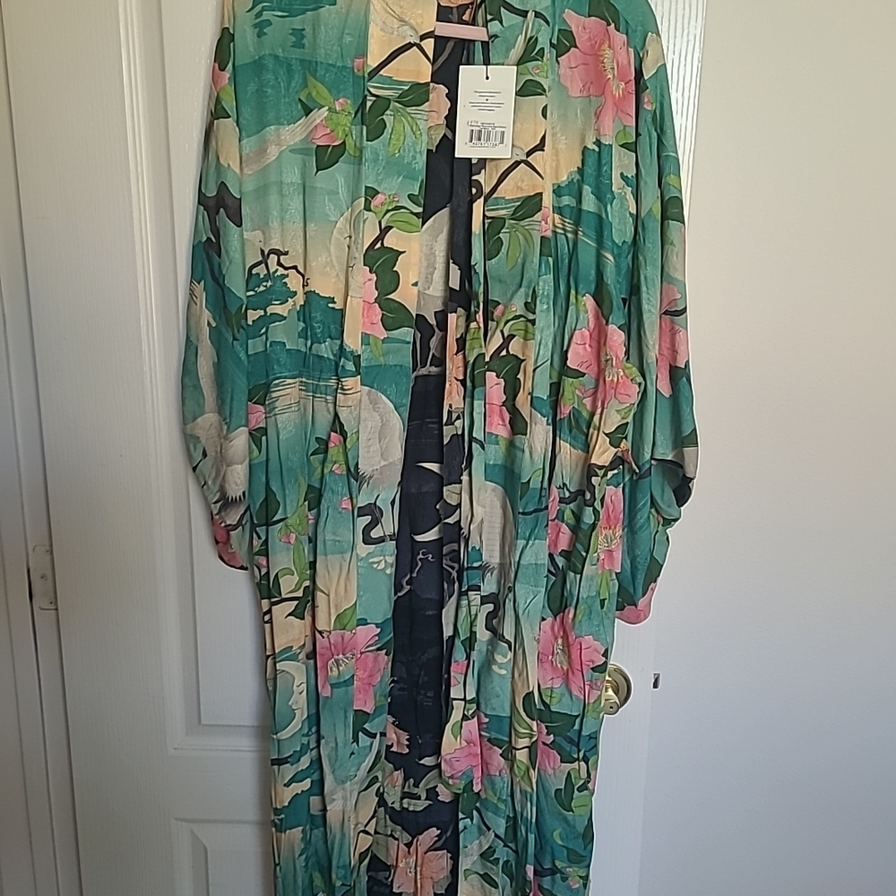 NWT-Spell Designs Nightingale Reversible Maxi Kimono. Flaw